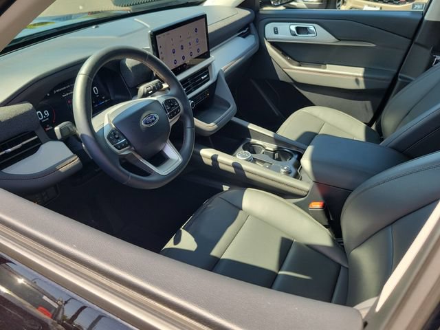 Used 2026 Ford Explorer Active w/ Active Comfort Package RWD image 3