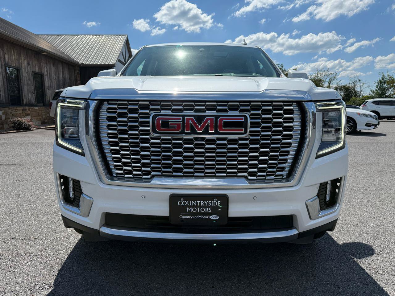 Used 2023 GMC Yukon Denali RWD image 9