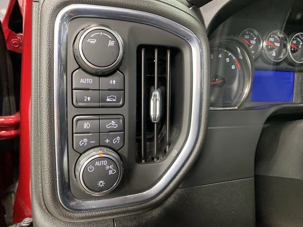 Used 2019 Chevrolet Silverado 1500 RST image 29