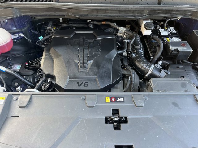 Used 2024 Kia Carnival LX FWD image 5