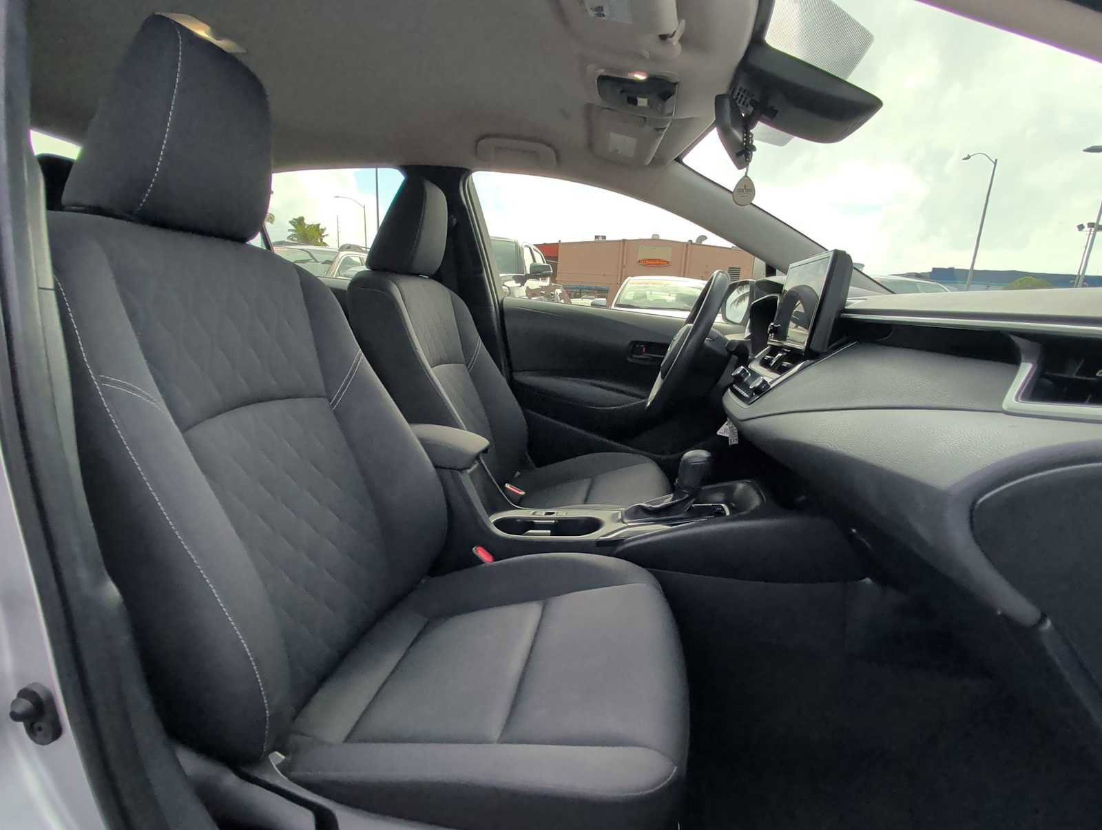 Used 2023 Toyota Corolla LE image 23