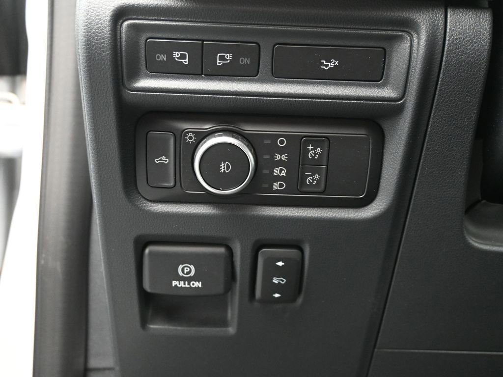 Used 2022 Ford F150 Lariat w/ Equipment Group 502A High image 19