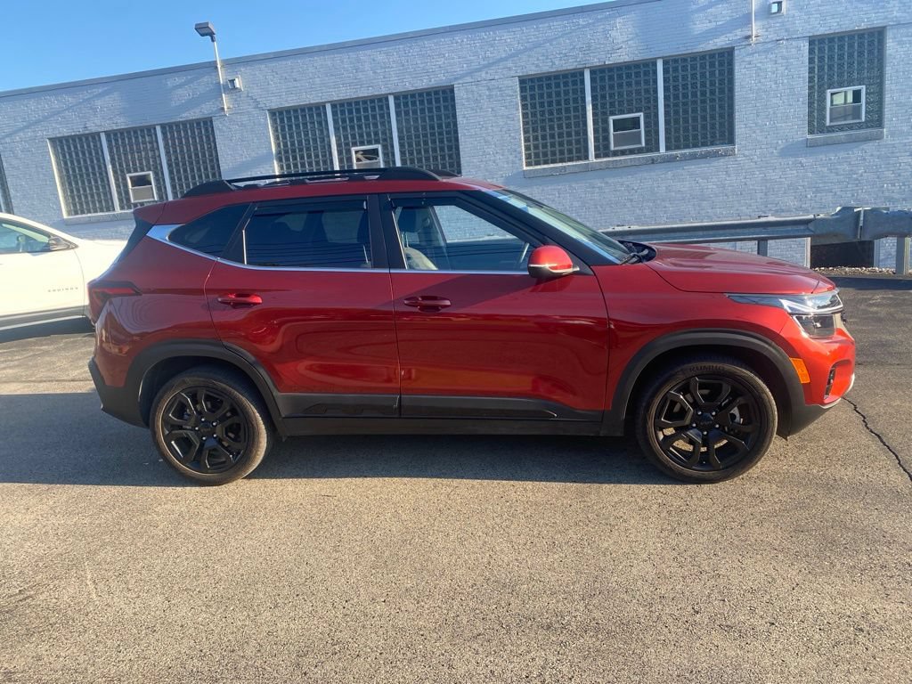 Used 2025 Kia Seltos X-Line AWD/4WD image 4