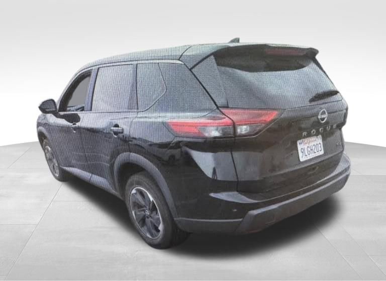 Used 2024 Nissan Rogue SV FWD image 2