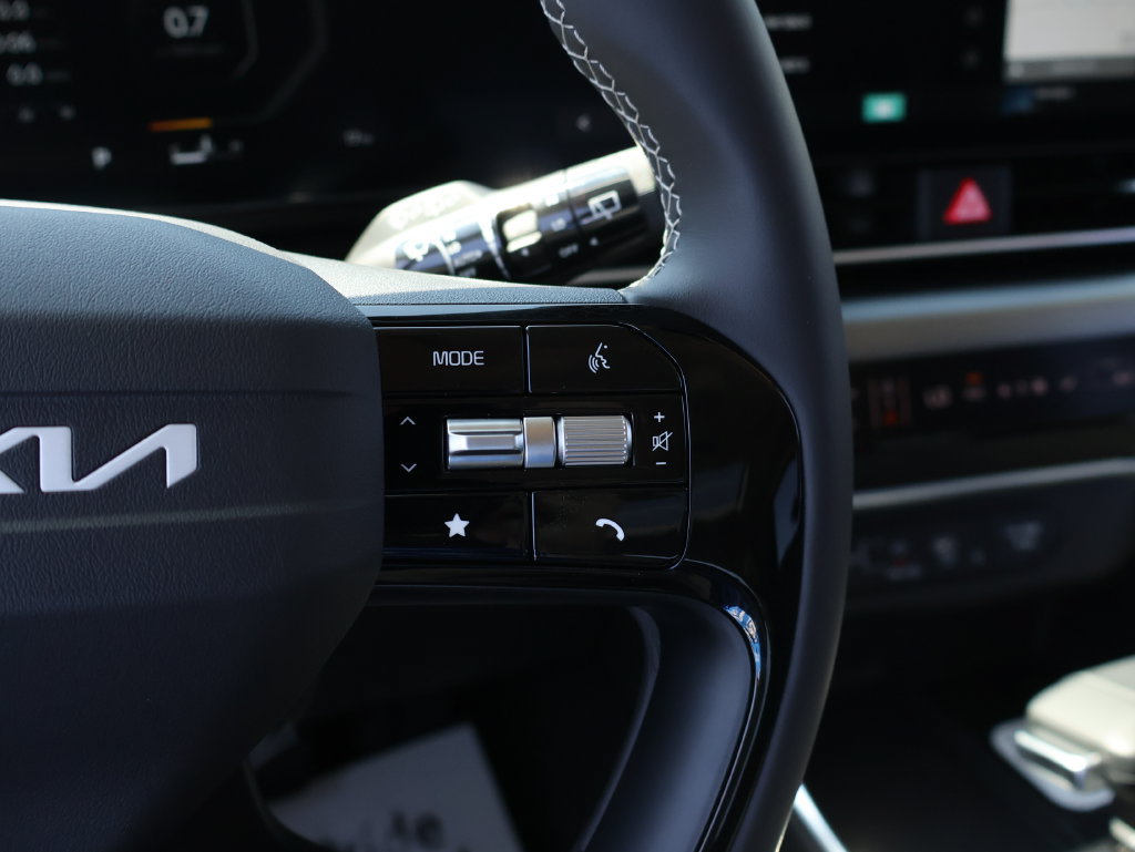 New 2027 Kia Carnival SX w/ Dark Edition Package FWD image 38