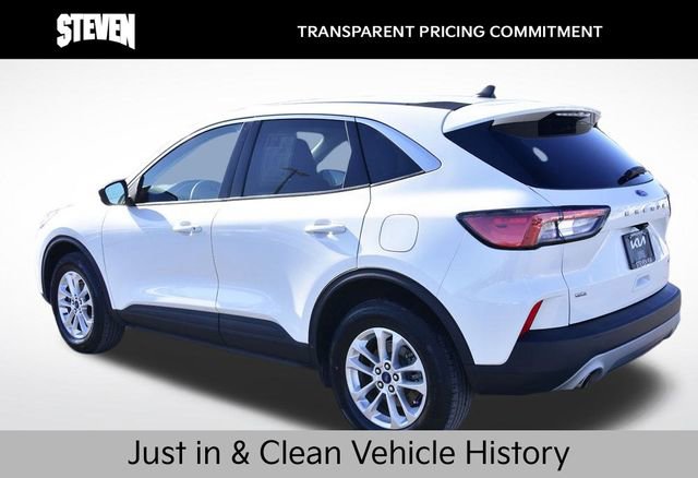 Used 2022 Ford Escape SE image 3