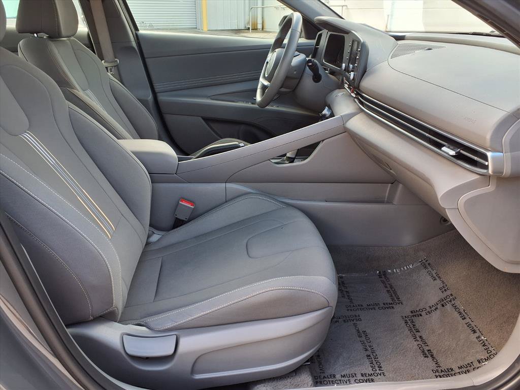Used 2026 Hyundai Elantra Sport FWD image 9