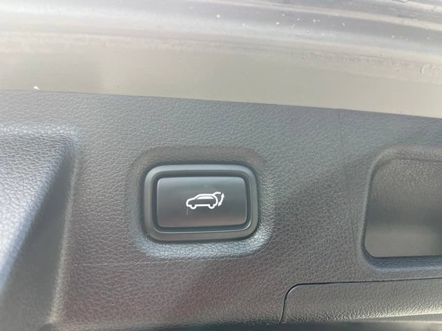 Used 2022 Hyundai Santa Fe Limited FWD image 7