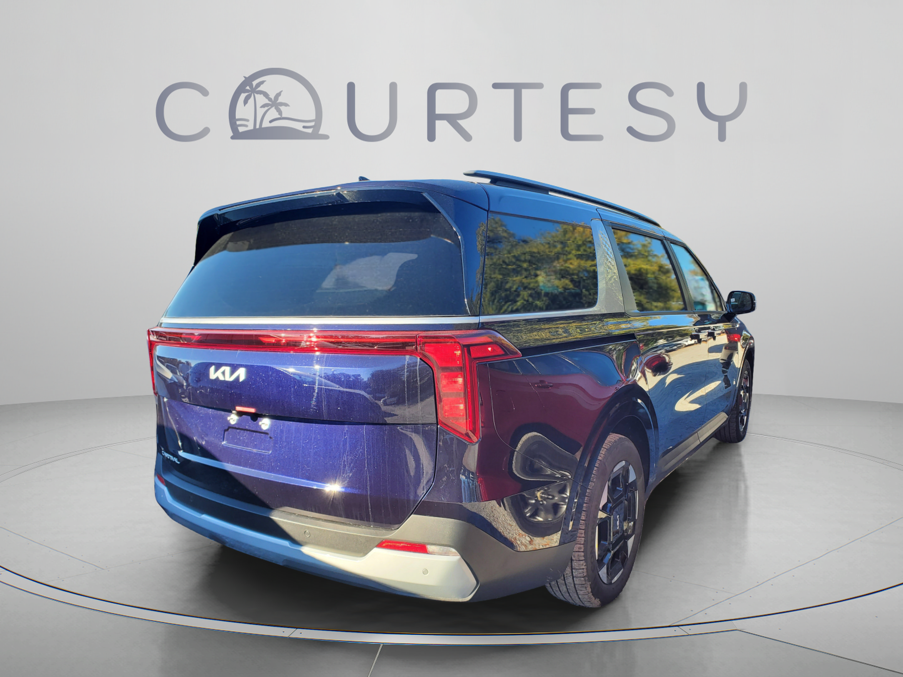New 2026 Kia Carnival EX FWD image 3