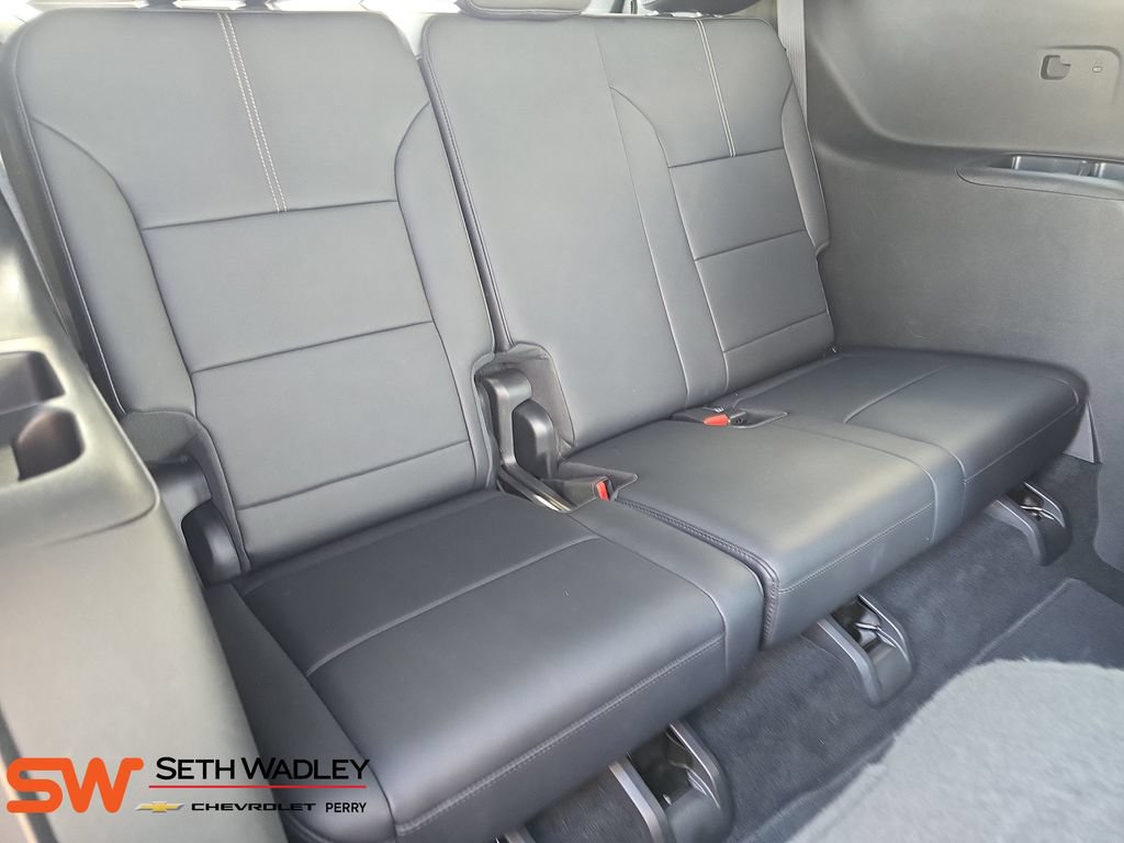 Used 2026 GMC Acadia Elevation w/ Elevation Premium Package FWD image 12