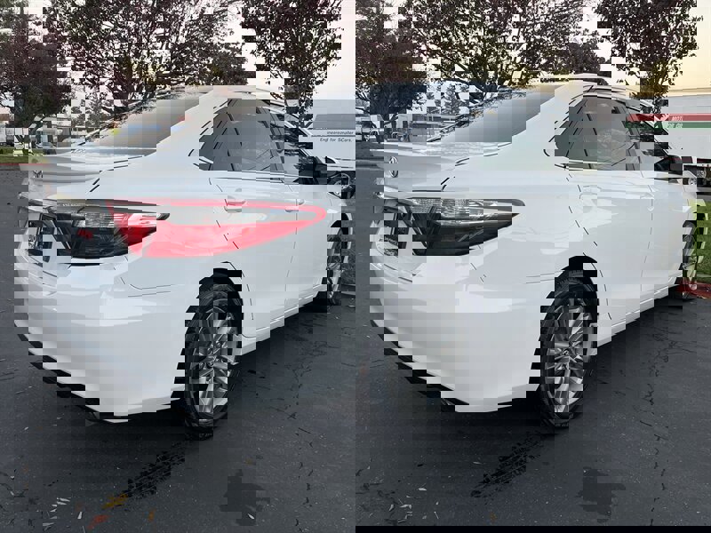Used 2017 Toyota Camry SE image 13