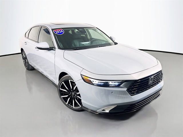 Used 2024 Honda Accord Touring image 2