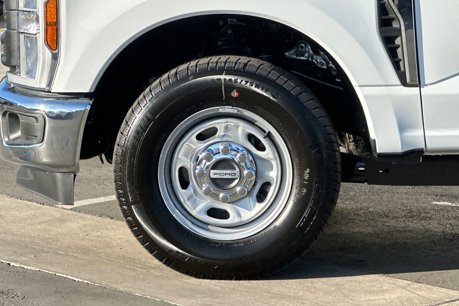 New 2026 Ford F250 XL w/ XL Chrome Package image 22