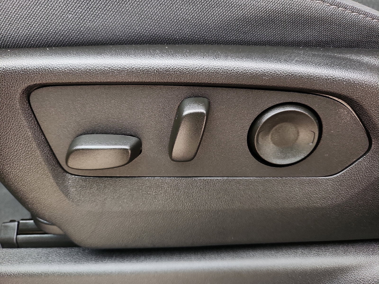 Used 2025 Chevrolet Silverado 2500 Custom w/ Custom Convenience Package image 14