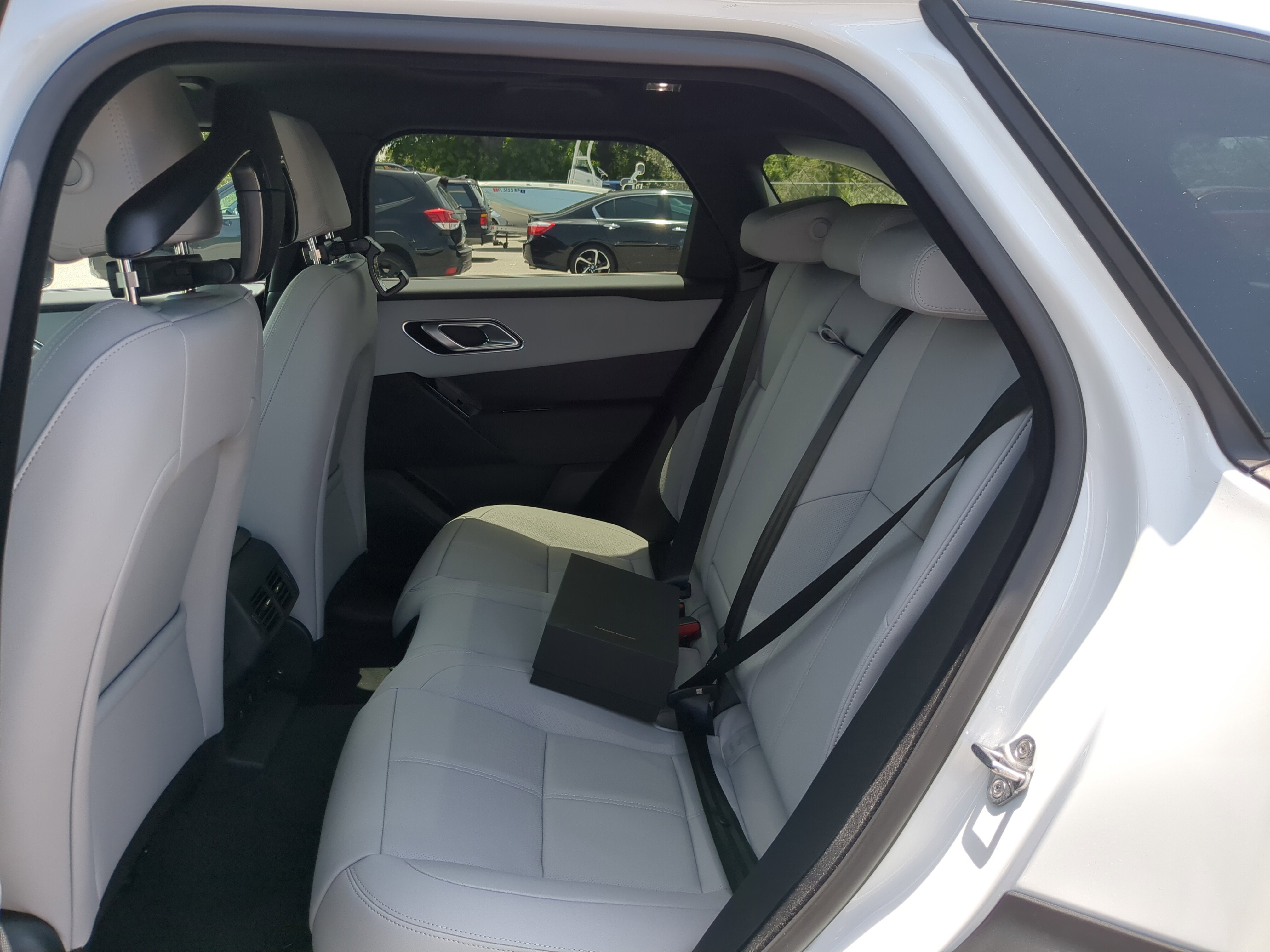 New 2026 Land Rover Range Rover Velar Dynamic SE image 16