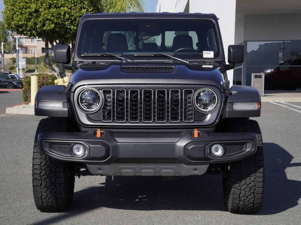 Used 2024 Jeep Gladiator Mojave w/ Convenience Group image 9