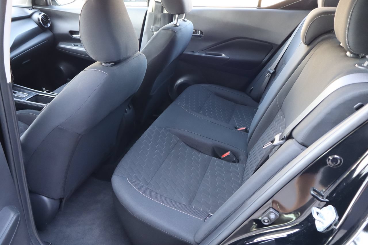 Used 2022 Nissan Kicks SV w/ Interior Electronics Package FWD image 5