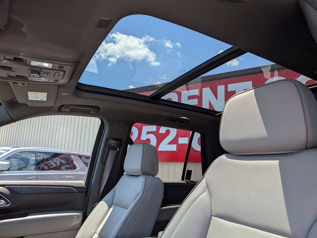 Certified 2024 GMC Yukon SLT w/ SLT Luxury Package AWD/4WD image 11