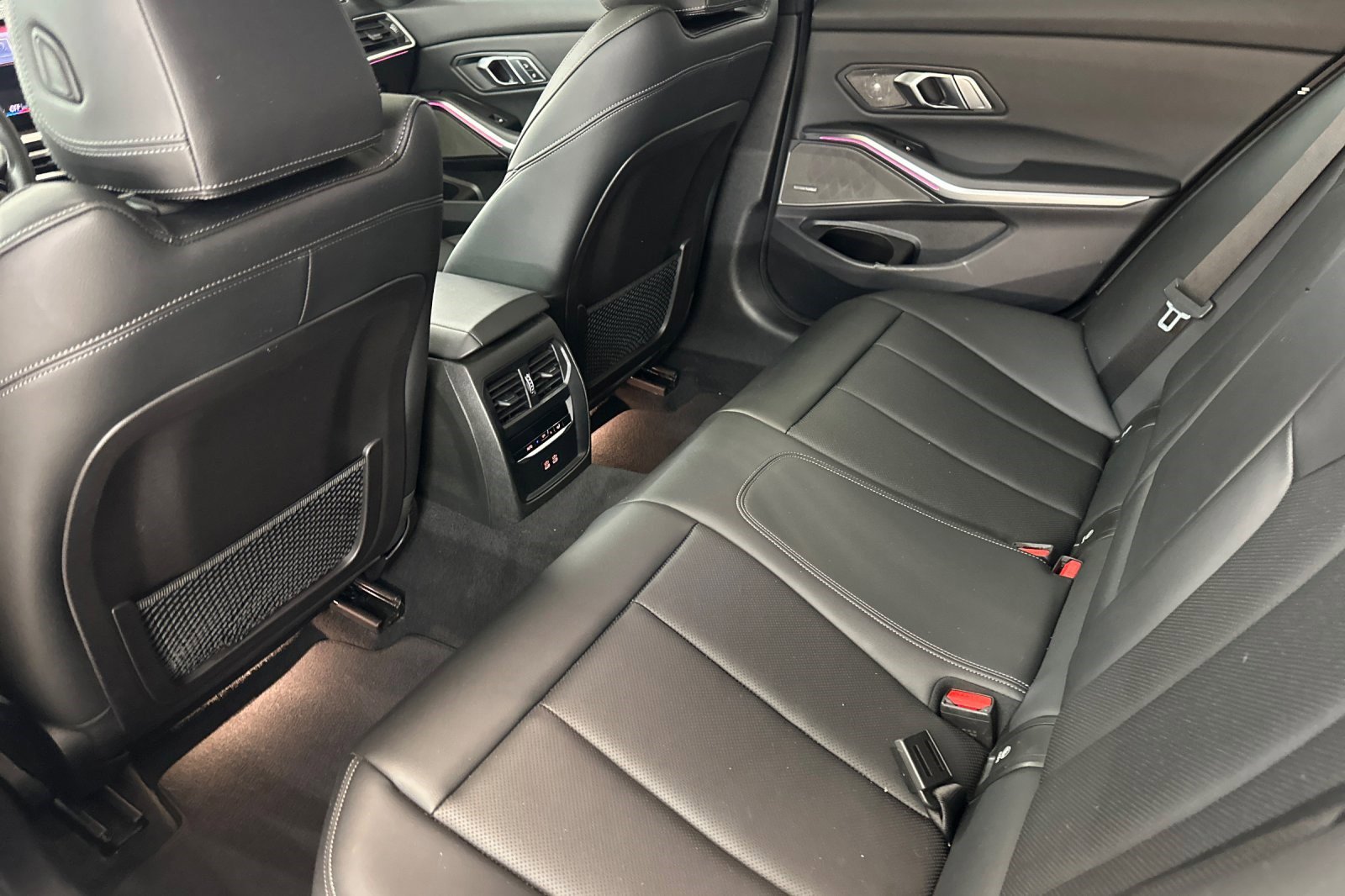 Certified 2023 BMW 330e w/ M Sport Package image 27