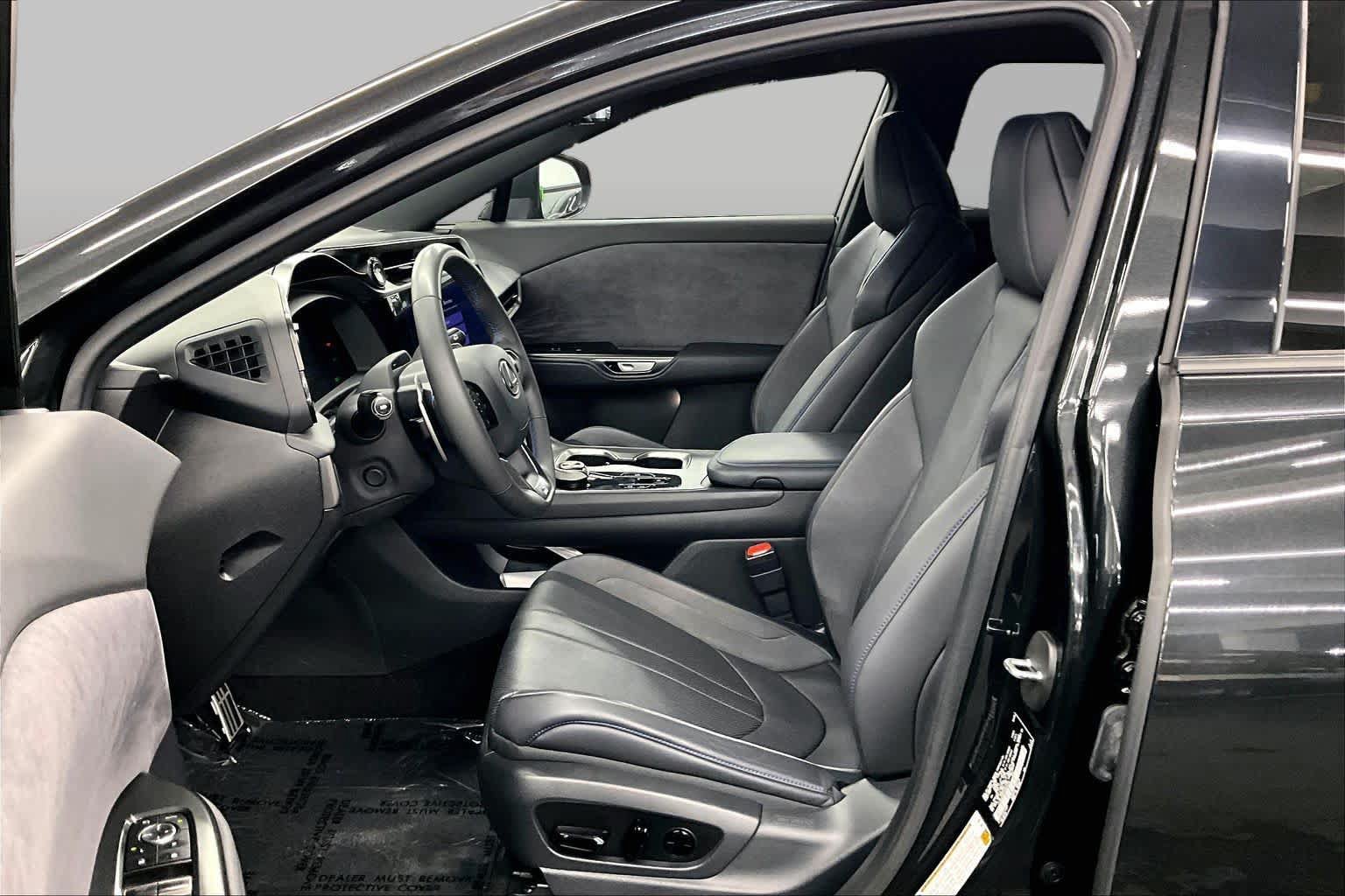 Used 2026 Lexus RZ 450e AWD w/ Luxury Package image 8