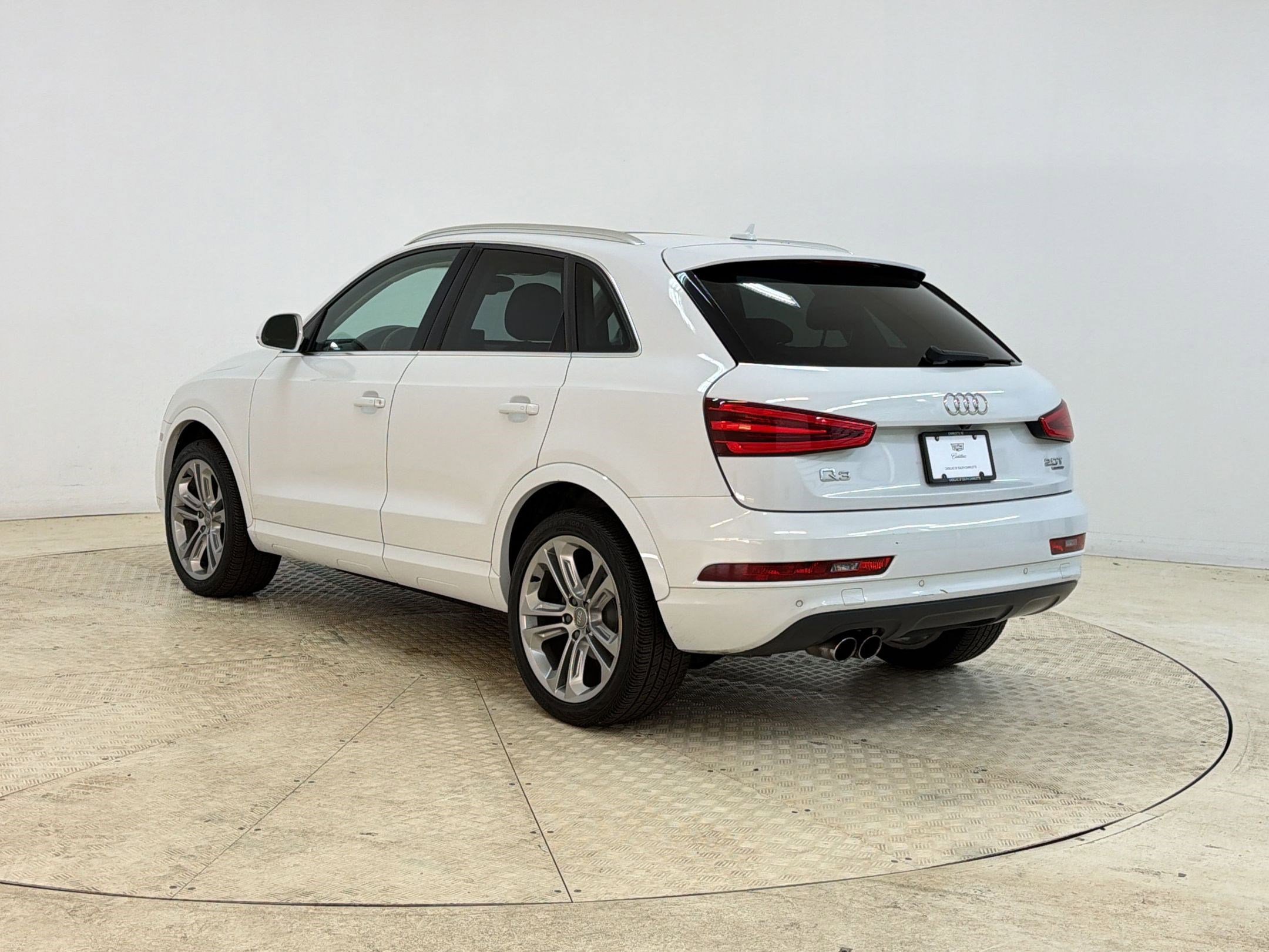 Used 2015 Audi Q3 2.0T Prestige w/ Prestige Package AWD/4WD image 3