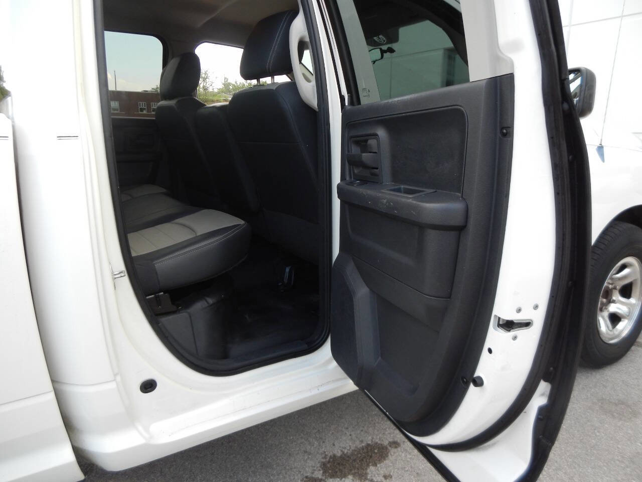 Used 2009 Dodge Ram 1500 Truck ST image 31
