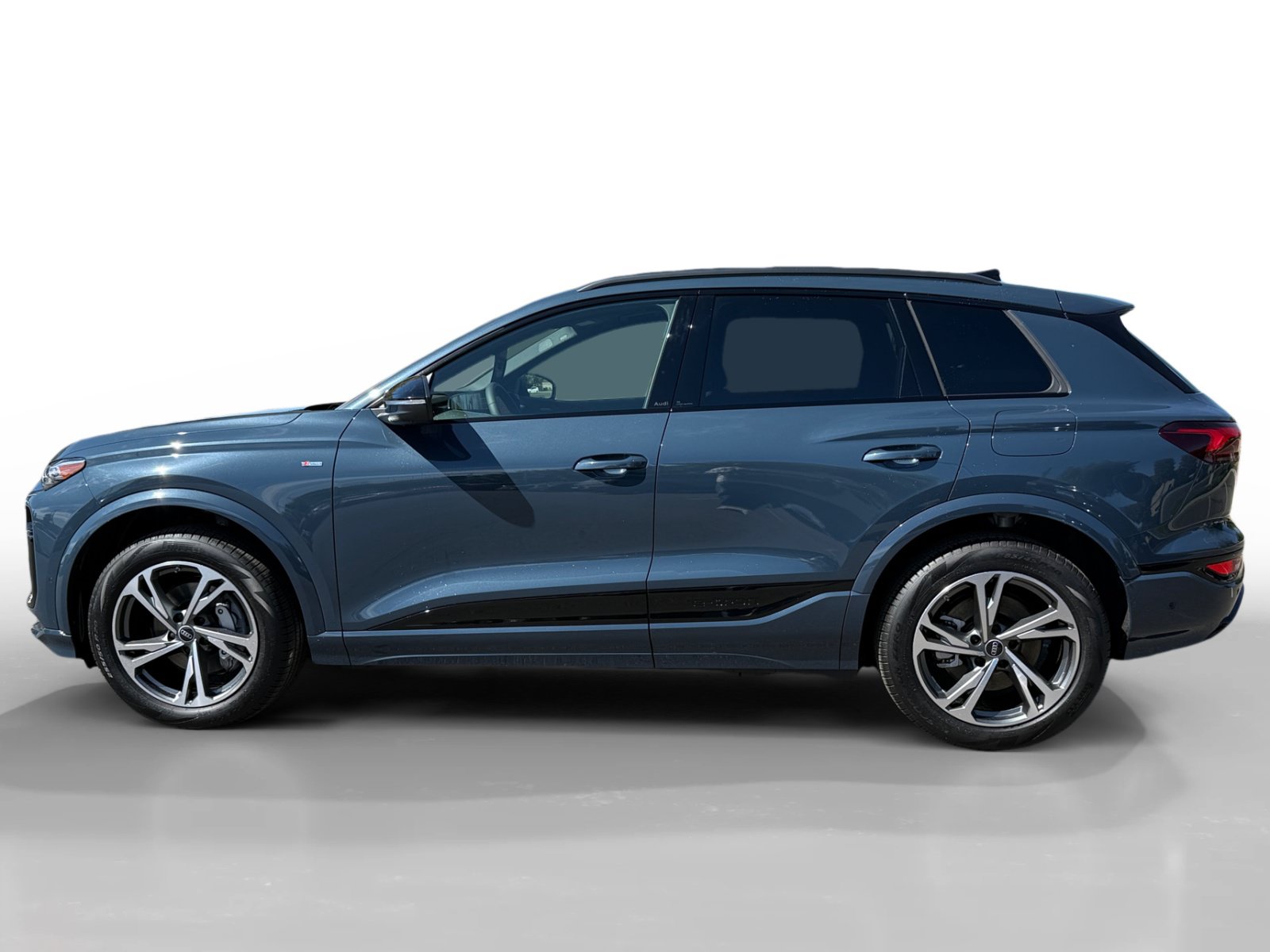 New 2027 Audi Q6 e-tron Premium Plus AWD/4WD image 2