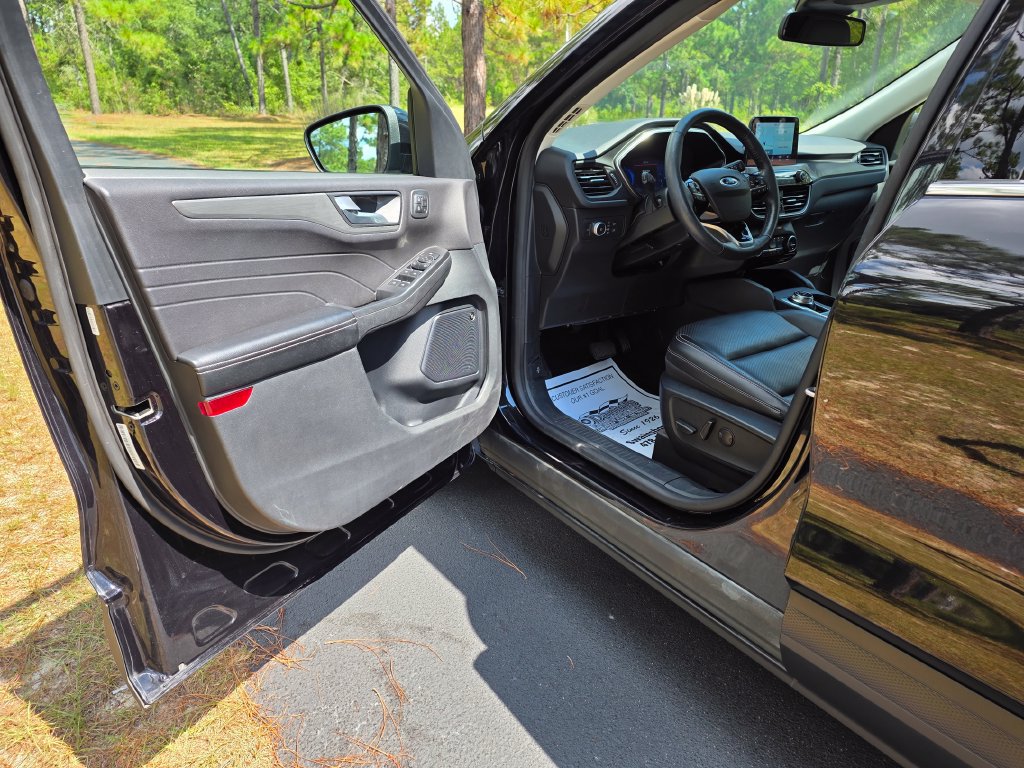 Used 2021 Ford Escape Titanium AWD/4WD image 10