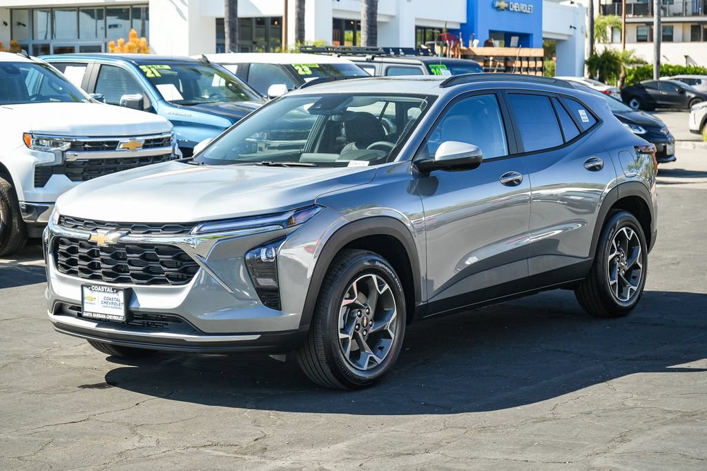 New 2026 Chevrolet Trax LT w/ Sunroof Package FWD image 3