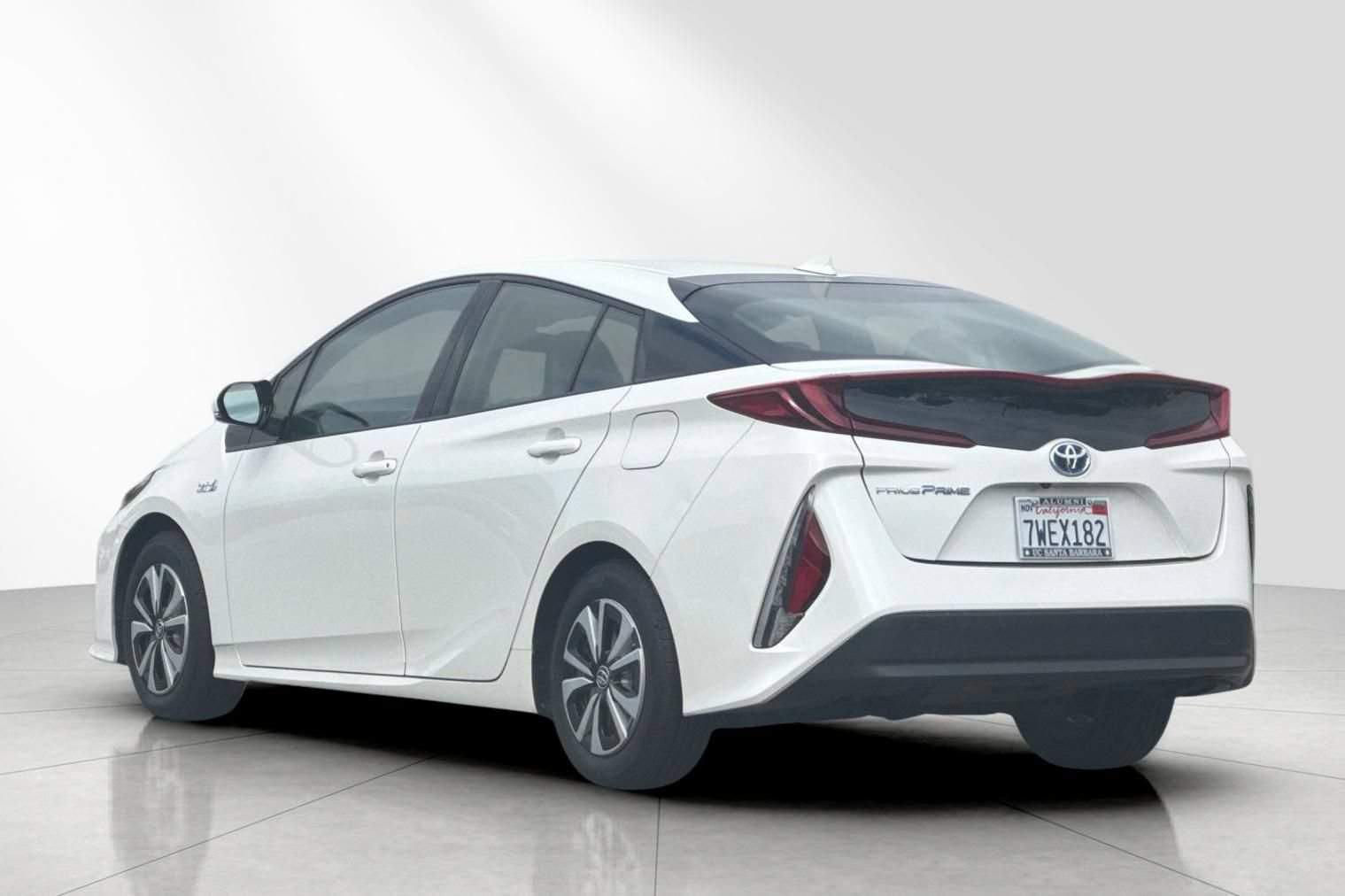 Used 2017 Toyota Prius Prime Premium FWD image 6