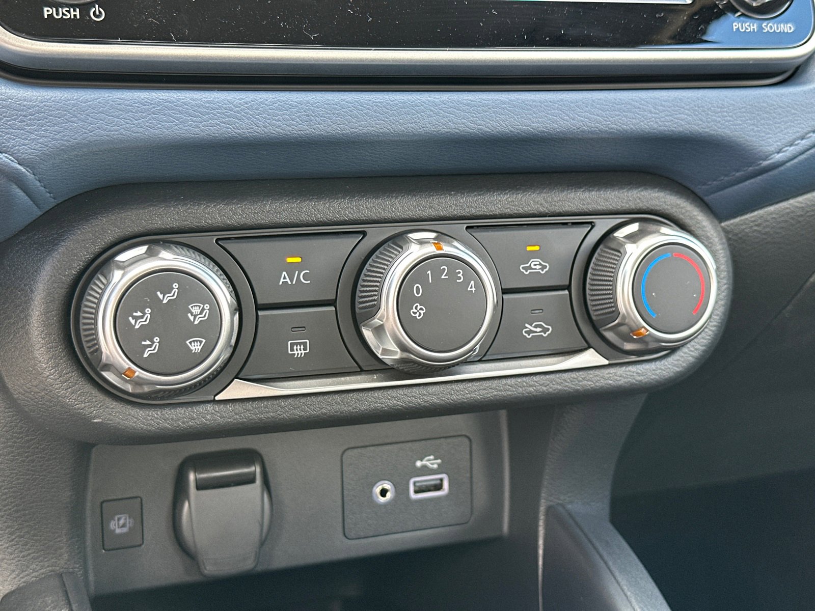 New 2025 Nissan Versa SV w/ Trunk Package image 30