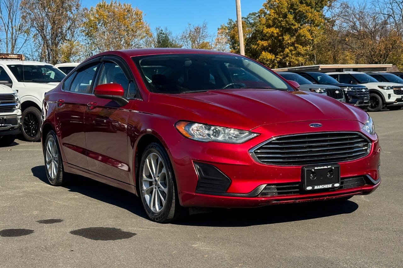 Used 2020 Ford Fusion SE FWD image 1