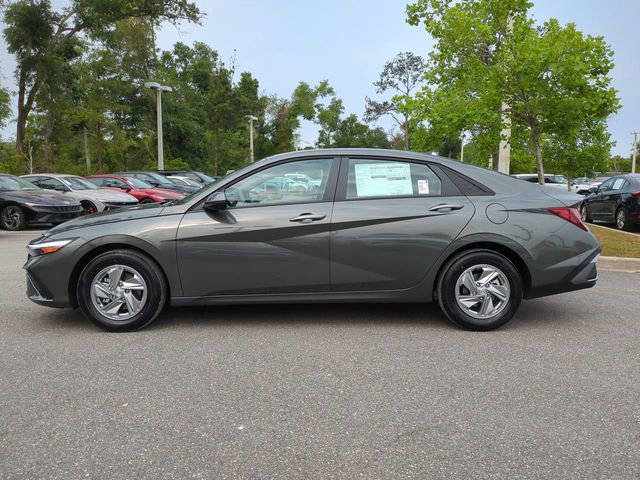 New 2026 Hyundai Elantra SE FWD image 8