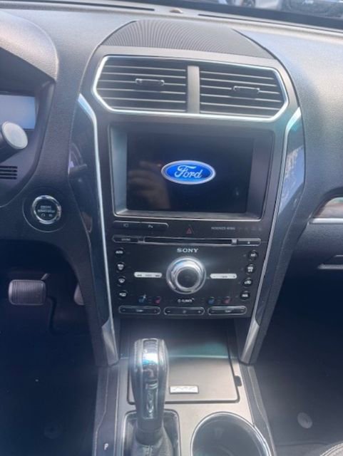 Used 2017 Ford Explorer Limited image 11