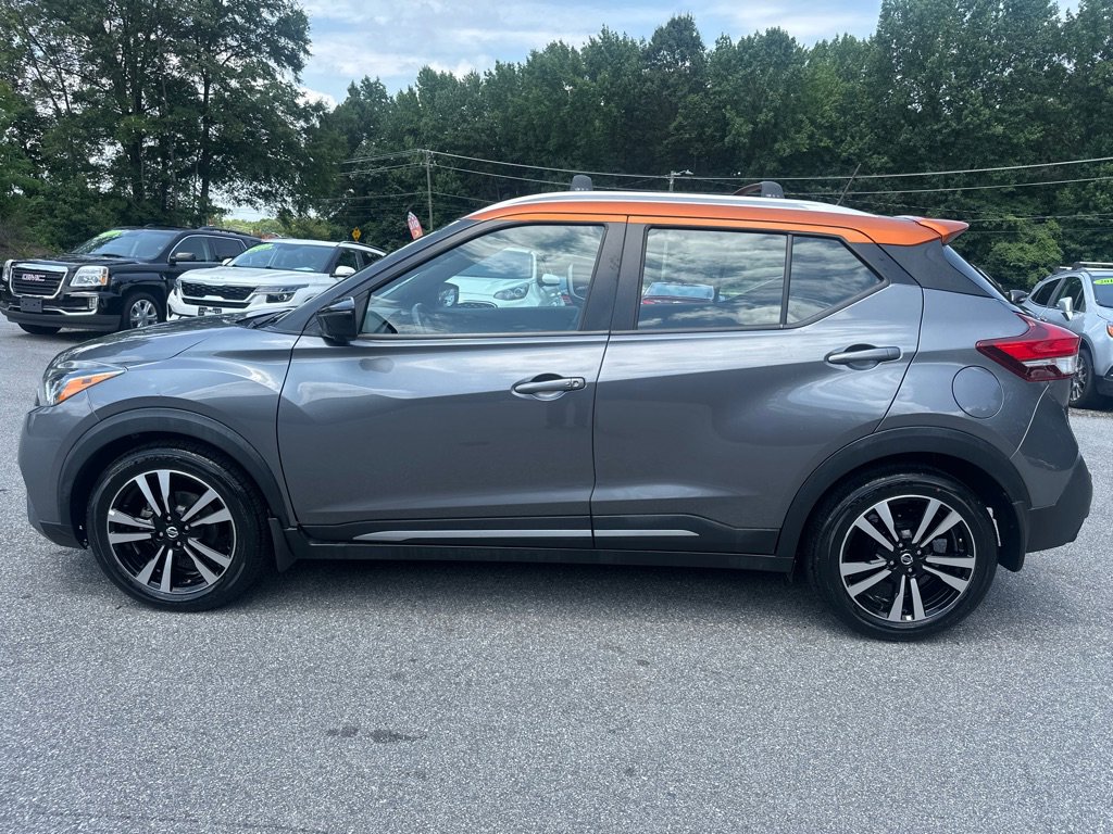 Used 2020 Nissan Kicks SR w/ SR Premium Package image 3