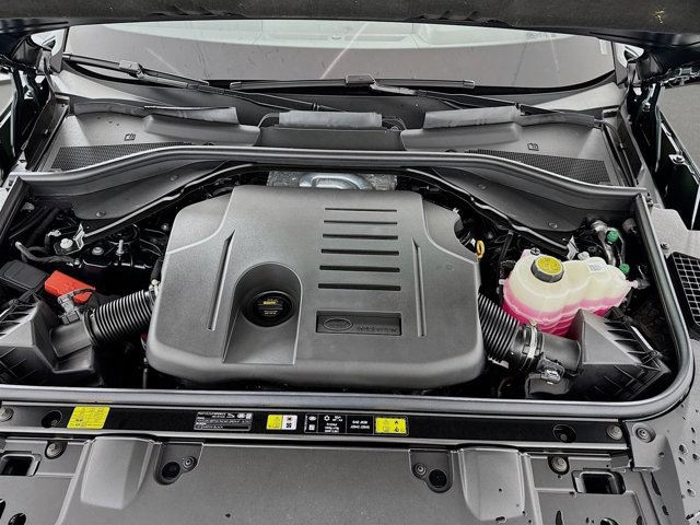 New 2026 Land Rover Range Rover SE image 32