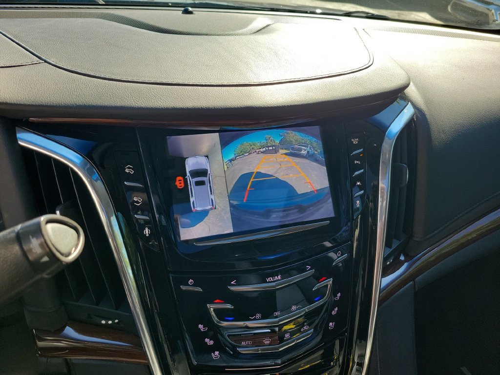 Used 2016 Cadillac Escalade Luxury AWD/4WD image 34
