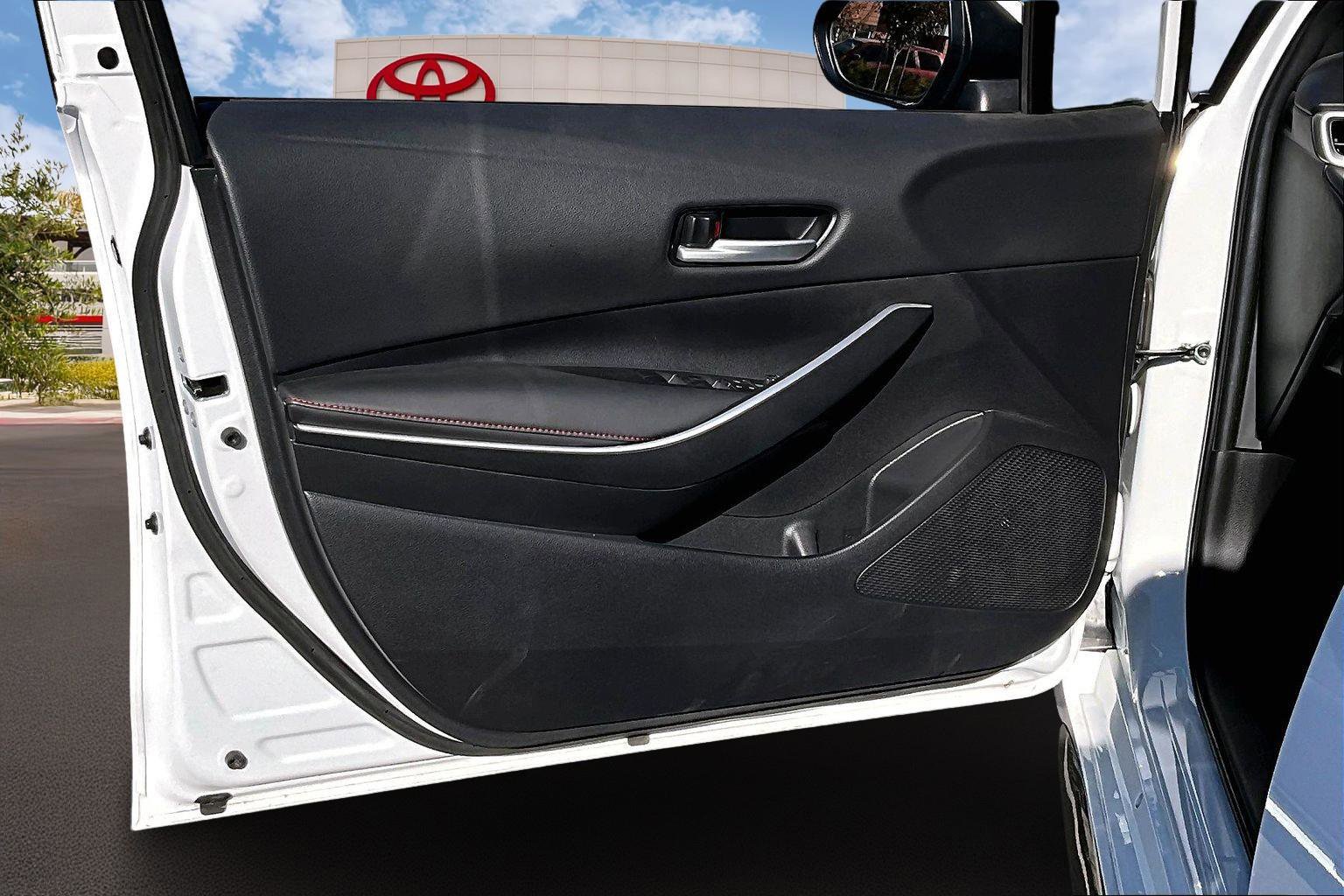 Certified 2024 Toyota Corolla SE image 21