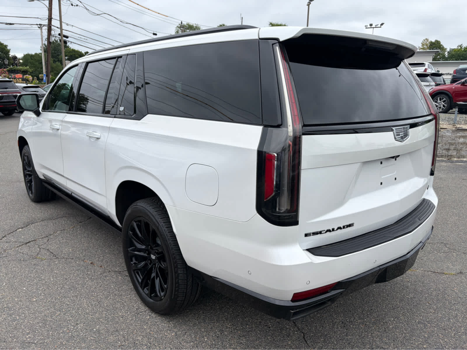 Used 2022 Cadillac Escalade ESV Sport w/ Touring Package AWD/4WD image 15