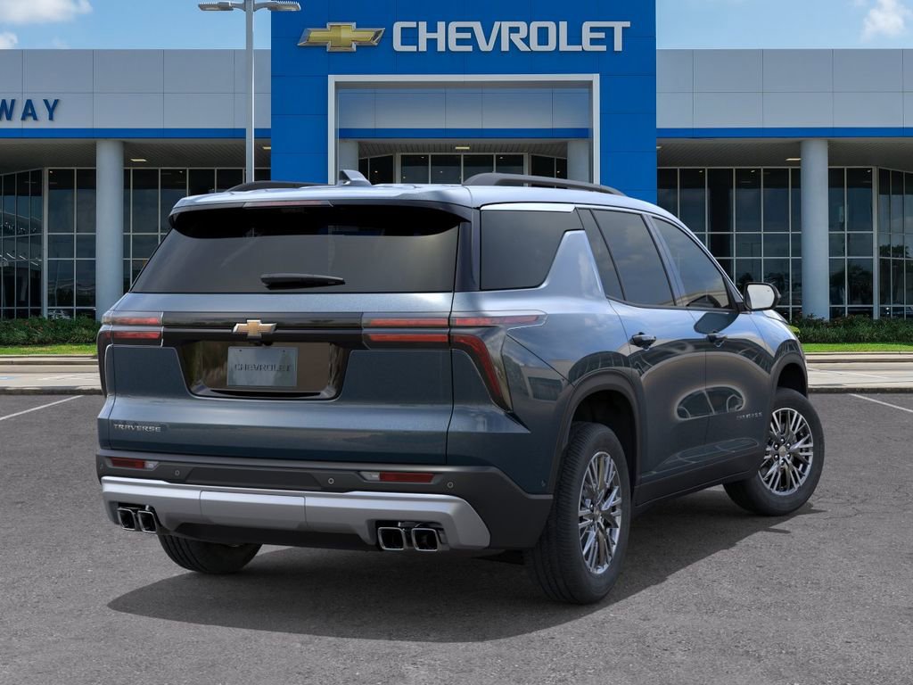 Used 2026 Chevrolet Traverse LT w/ Driver Confidence Package FWD image 4