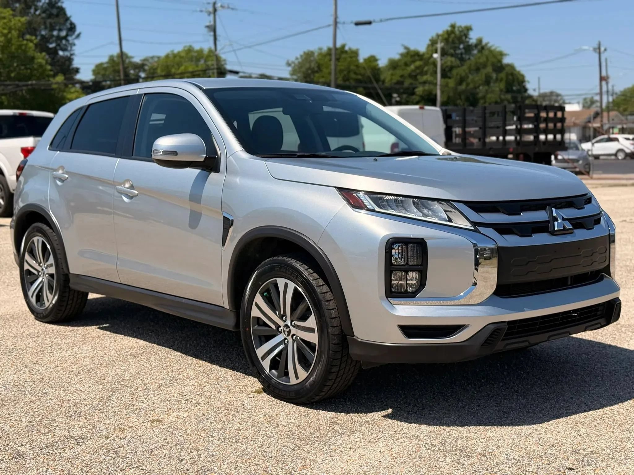 Used 2023 Mitsubishi Outlander Sport SE AWD/4WD image 3