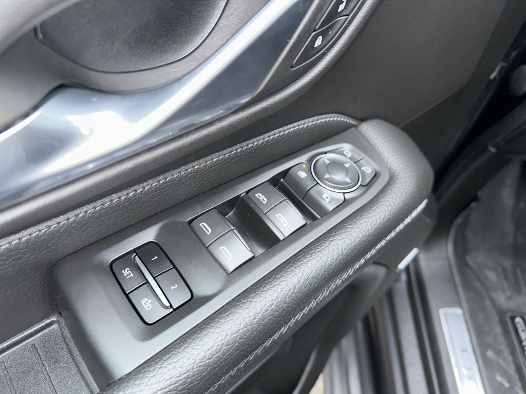 Used 2022 GMC Yukon XL Denali image 39
