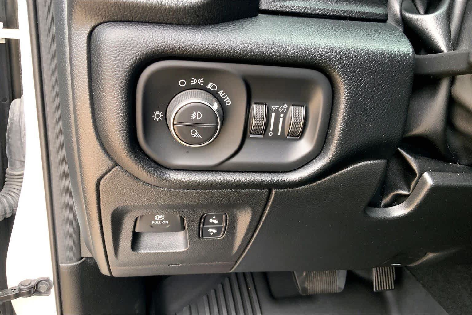Used 2022 RAM 1500 Laramie AWD/4WD image 33