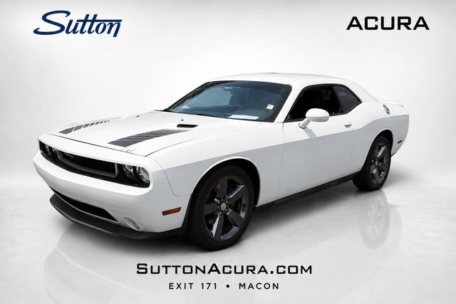 Used 2014 Dodge Challenger SXT RWD image 6