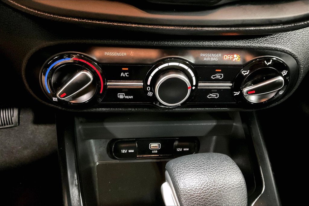 Used 2025 Kia Soul LX w/ LX Technology Package FWD image 28