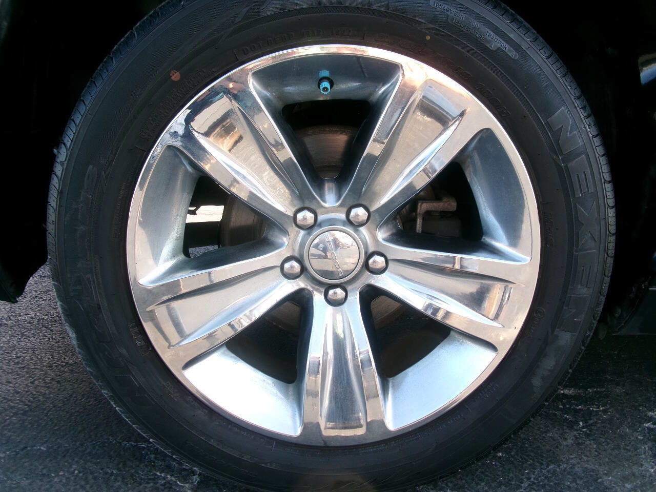 Used 2015 Dodge Challenger SXT image 7