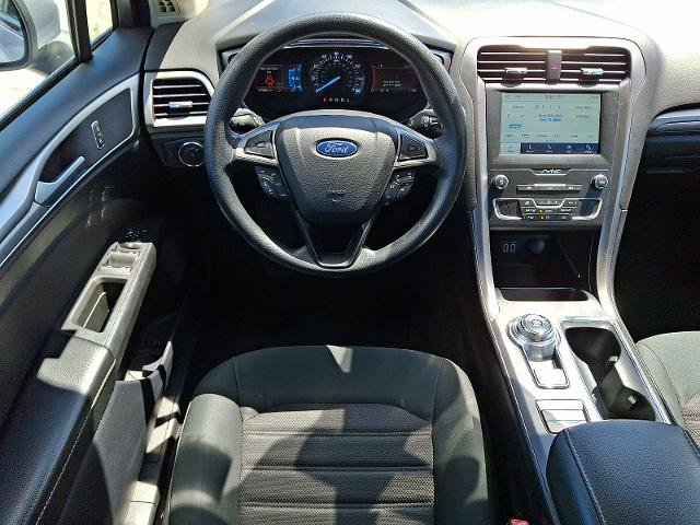 Certified 2020 Ford Fusion SE FWD image 11