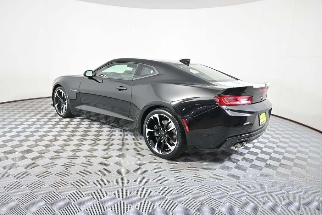 Used 2018 Chevrolet Camaro SS RWD image 4