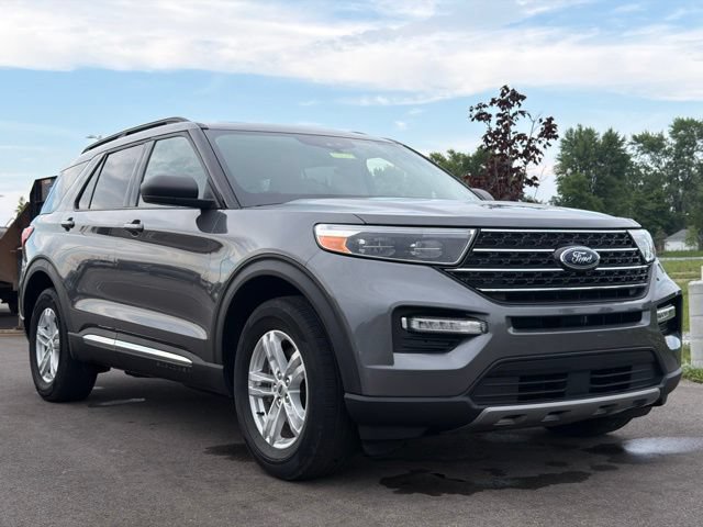 Certified 2023 Ford Explorer XLT w/ Equipment Group 202A AWD/4WD image 1