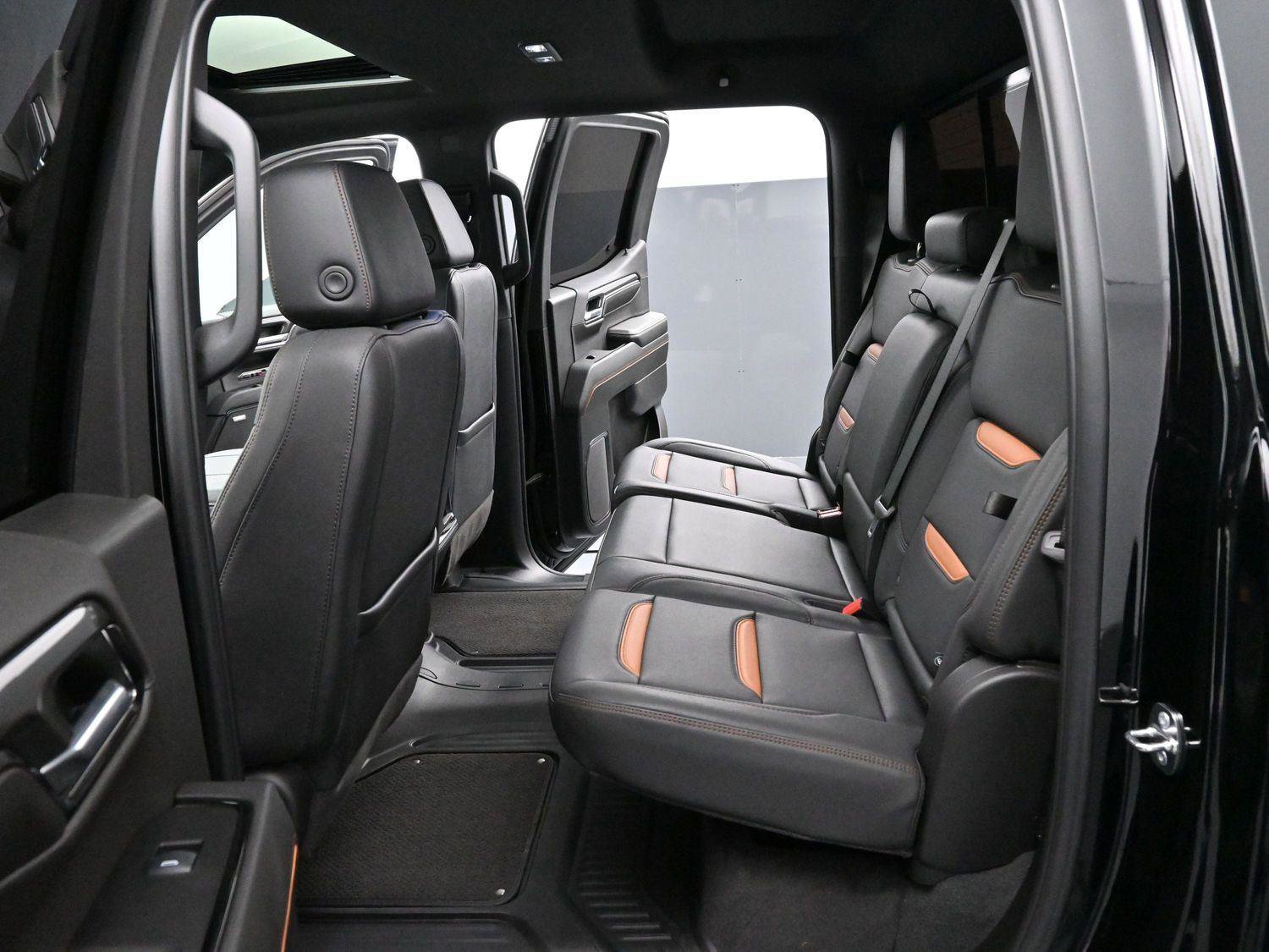 Used 2024 GMC Sierra 1500 AT4 w/ Technology Package image 32